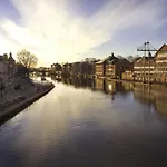 Spacious Apt In The Heart Of York I Pass The Keys